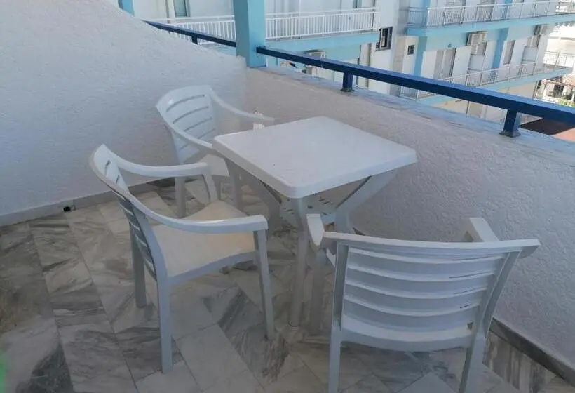 Chambre Triple Standard Vue Jardin, Pieria Mare