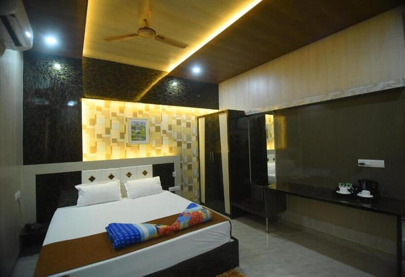 Номер Deluxe, R Empire Dvanagere