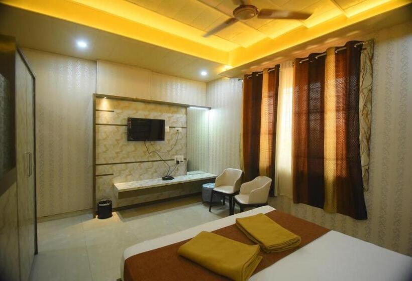 غرفة قياسية, R Empire Dvanagere