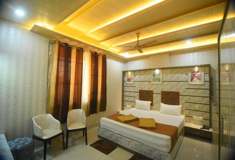 غرفة قياسية, R Empire Dvanagere