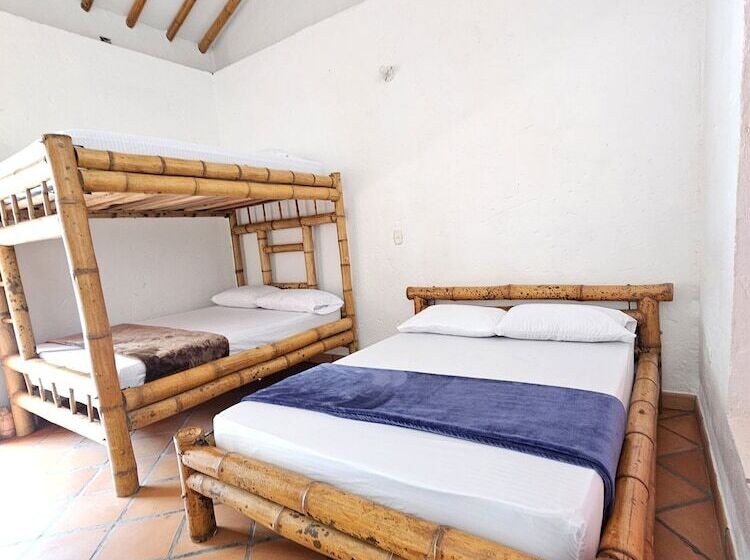 غرفة عائلية, Hostería Brisas Del Río