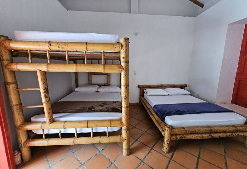 غرفة عائلية, Hostería Brisas Del Río