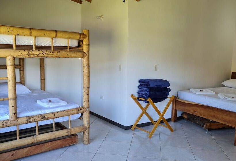 غرفة عائلية, Hostería Brisas Del Río