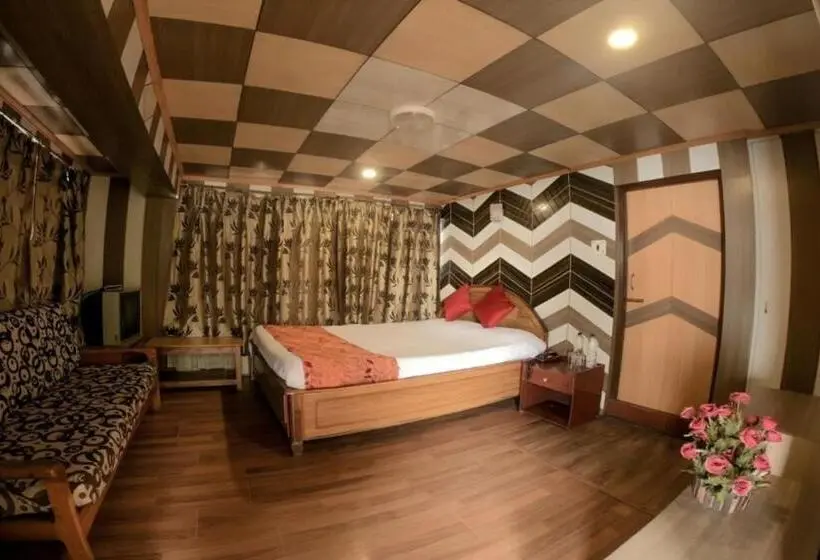 اتاق لوکس, Goroomgo Broadway Mall Road Darjeeling