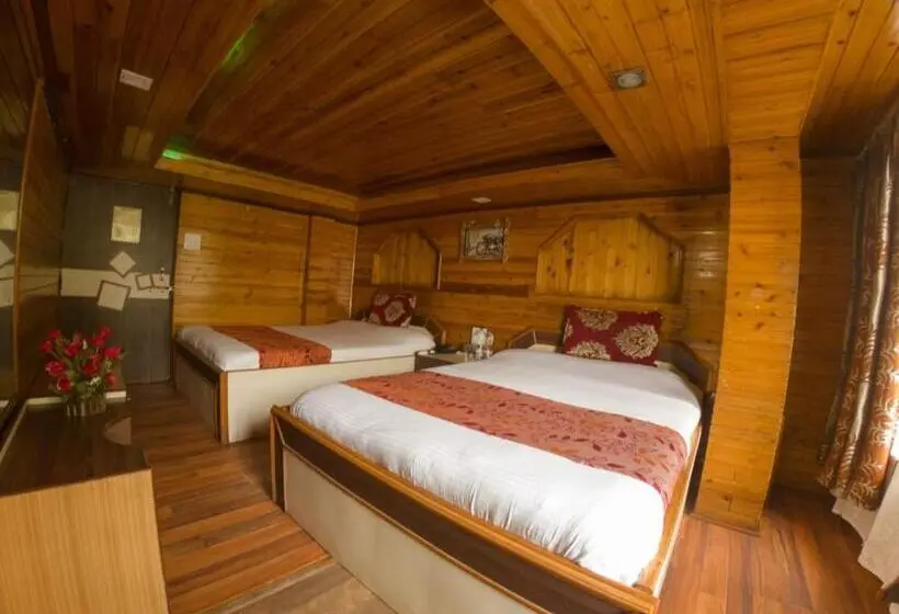 اتاق لوکس چهار تخته, Goroomgo Broadway Mall Road Darjeeling