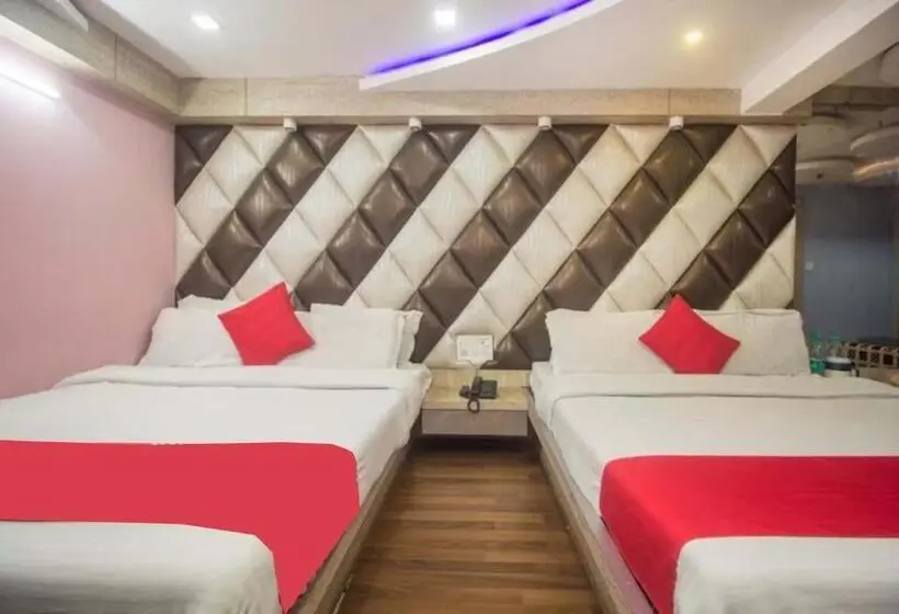 اتاق لوکس چهار تخته, Goroomgo Broadway Mall Road Darjeeling