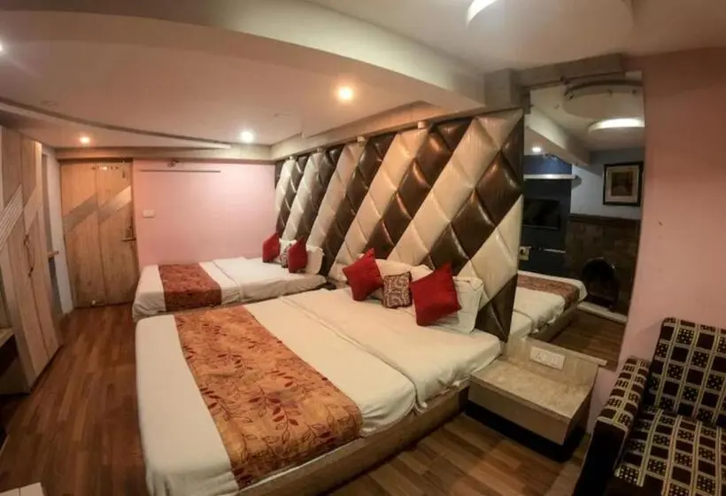 اتاق لوکس چهار تخته, Goroomgo Broadway Mall Road Darjeeling