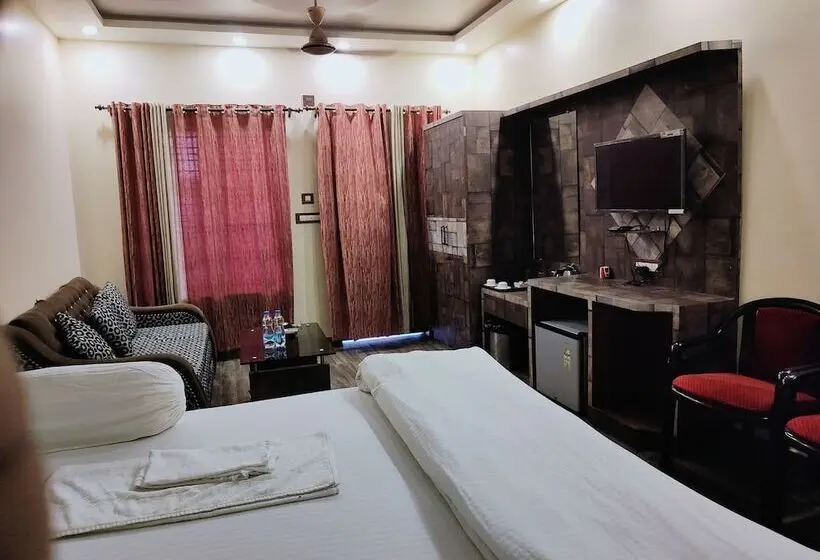 デラックスルーム, Royal Gitanjali Resorts And Spa