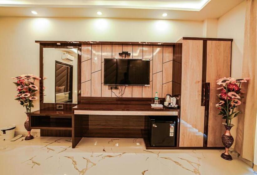 Номер Deluxe Кровать Кинг, Royal Gitanjali Resorts And Spa