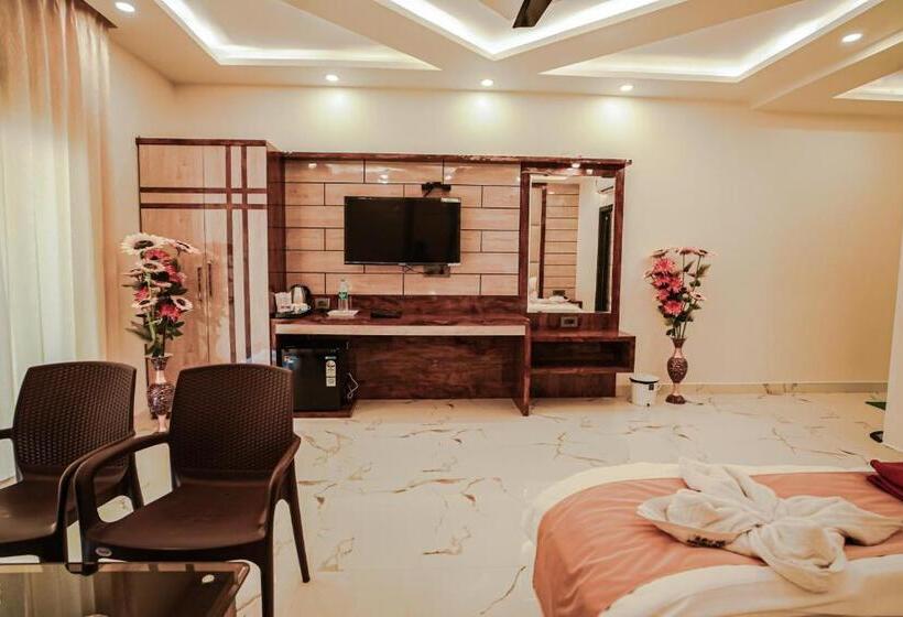 Номер Deluxe, Royal Gitanjali Resorts And Spa
