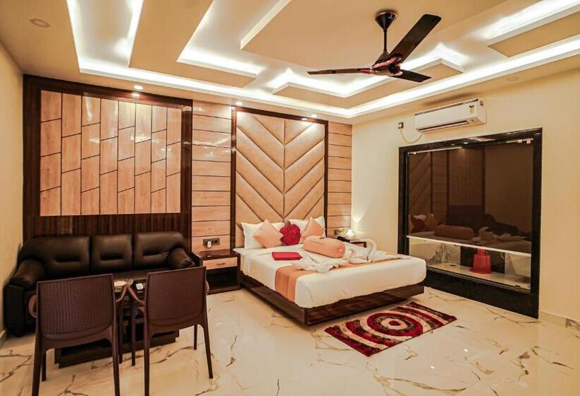 Номер Deluxe Кровать Кинг, Royal Gitanjali Resorts And Spa