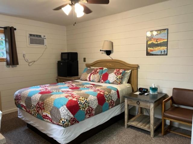 ‫غرفة فردية مزودة بتراس, Little Bluff Inn