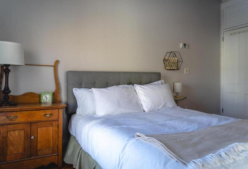 ガーデンビュースタンダードルーム, The North Branch Inn