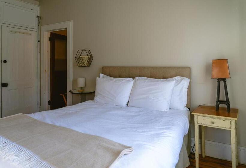 ガーデンビュースタンダードルーム, The North Branch Inn