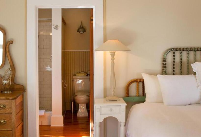 キングサイズベッドのスタンダードルーム, The North Branch Inn