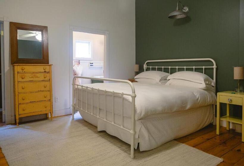 キングサイズベッドのスタンダードルーム, The North Branch Inn