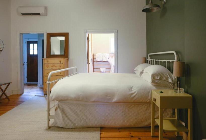 キングサイズベッドのスタンダードルーム, The North Branch Inn