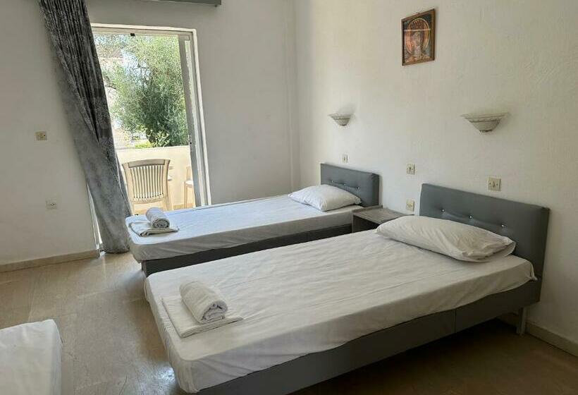 スタンダードルーム, Full House Kavos