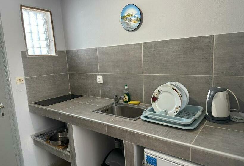 スタンダードルーム, Full House Kavos