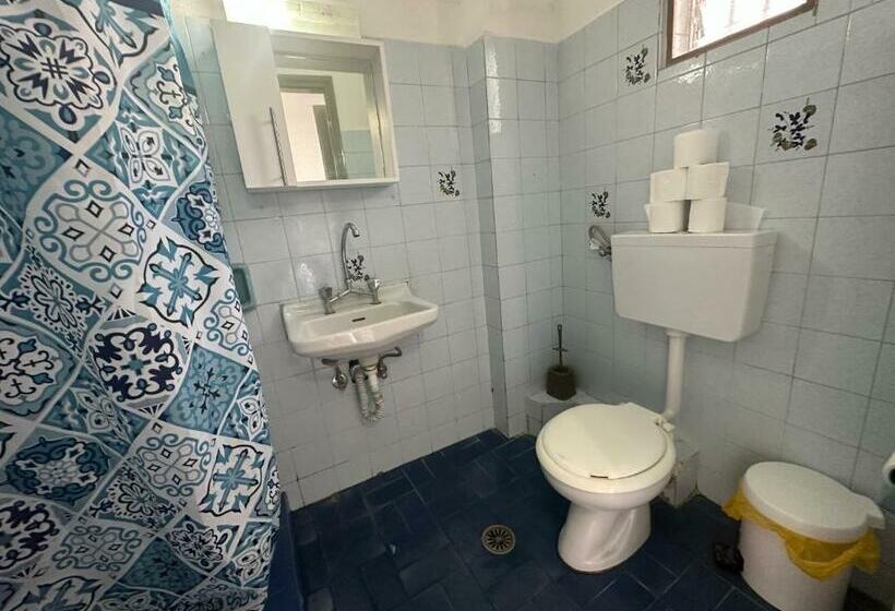 スタンダード4人部屋, Full House Kavos