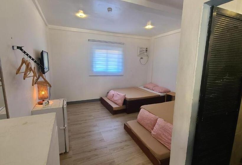 غرفة عائلية, Camp Rofelio Surfing Beach Resort
