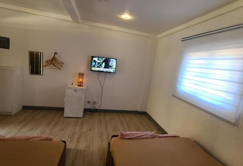 غرفة عائلية, Camp Rofelio Surfing Beach Resort