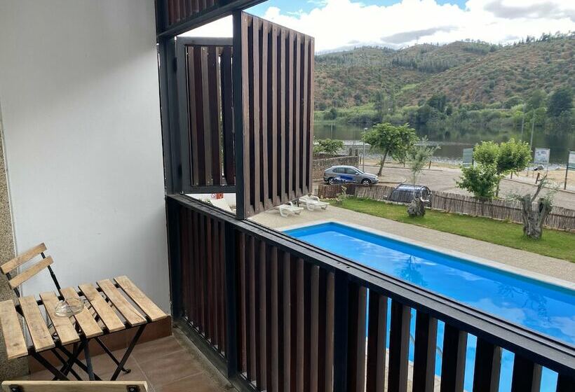 غرفة قياسية مطلّة علي النهر, Alamal River Club