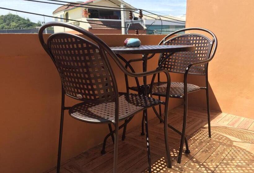 غرفة بريميوم مزودة بشُرفة, At Samui Boutique