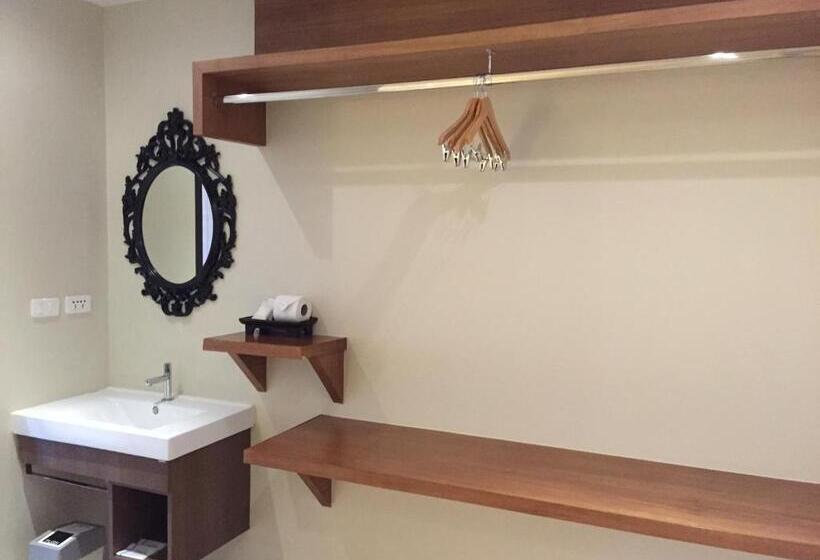 غرفة قياسية ثلاثية, At Samui Boutique