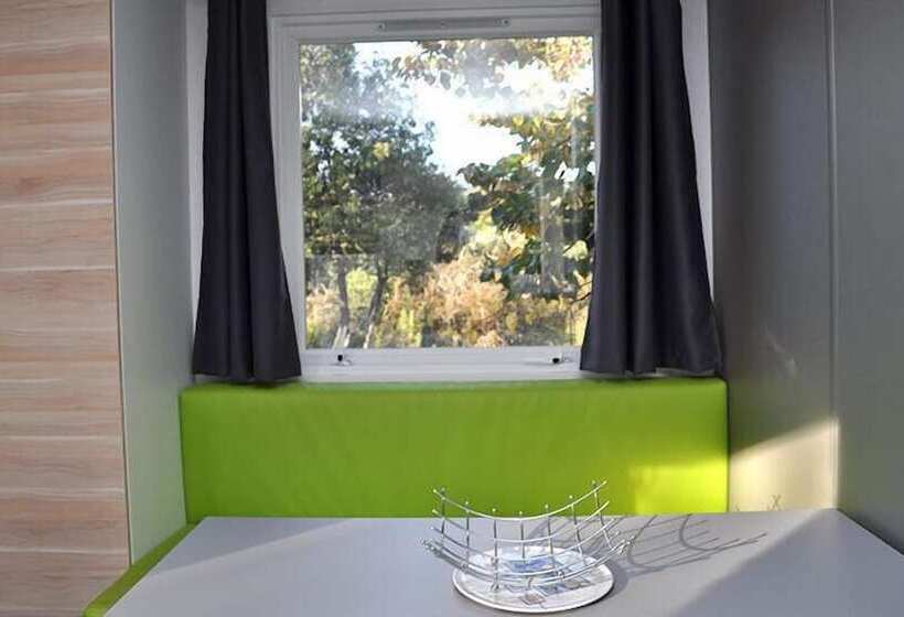 3ベッドルームハウス, E Canicce