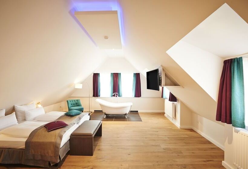 Suite, Elch Boutique