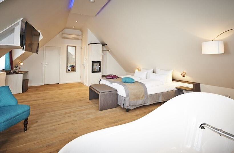 Suite, Elch Boutique