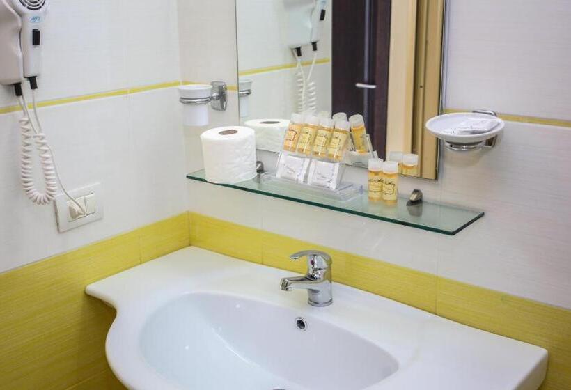 חדר סטנדרט לארבעה נוף לים, Liro   Adults Only