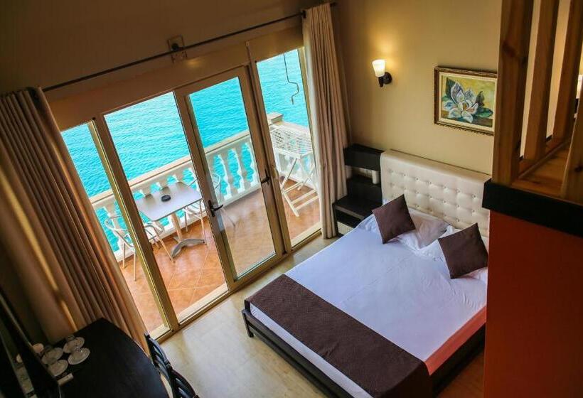 חדר סטנדרט לארבעה נוף לים, Liro   Adults Only