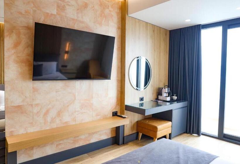 חדר דלוקס עם מרפסת נוף לים, Liro   Adults Only