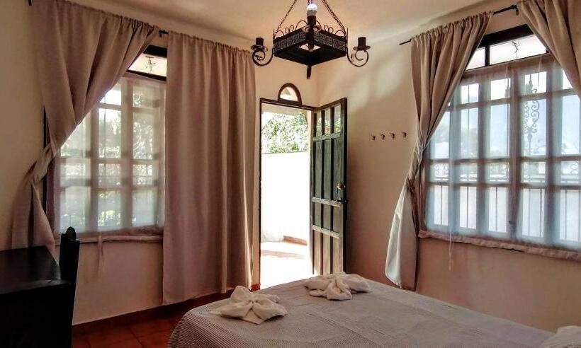 اتاق اجرایی, Mikaso