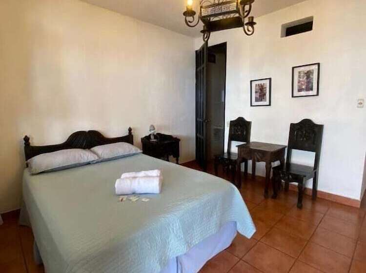 اتاق استاندارد با چشمانداز دریاچه, Mikaso