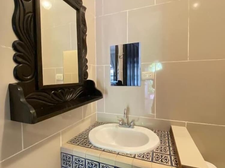 اتاق اجرایی, Mikaso