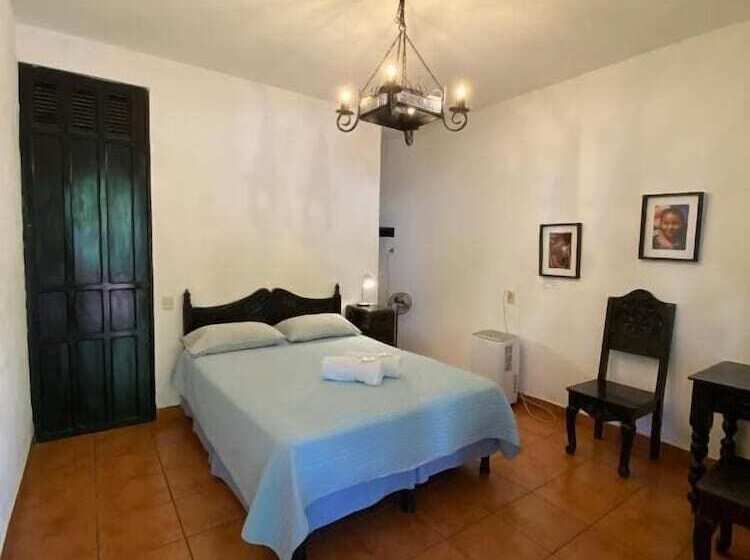 اتاق اجرایی, Mikaso