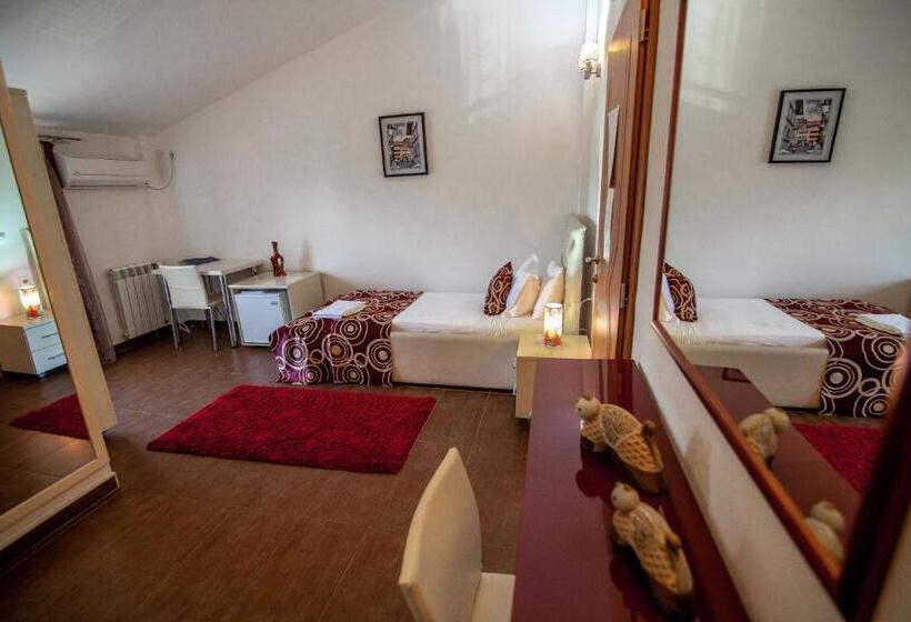 اتاق استاندارد یک نفره, Pamela Concept