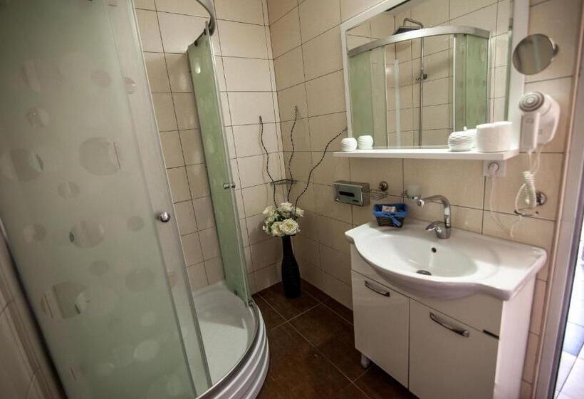 اتاق استاندارد با وان آب گرم, Pamela Concept