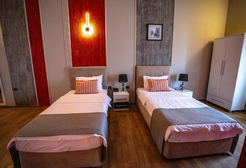 اتاق خانوادگی, Pamela Concept