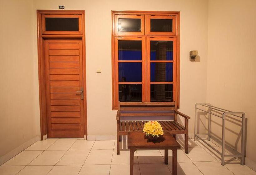 Pokój Standard, Pondok Anyar