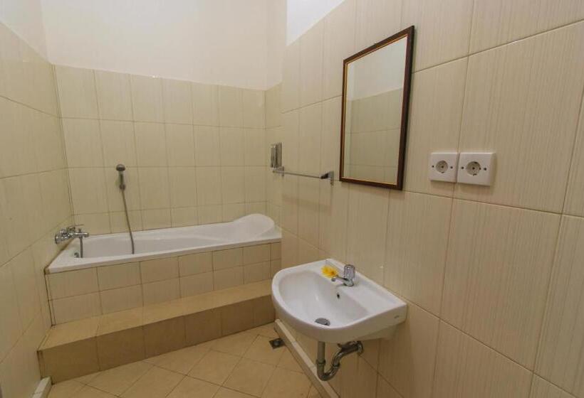 Pokój Rodzinny, Pondok Anyar