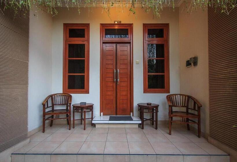 Pokój Rodzinny, Pondok Anyar