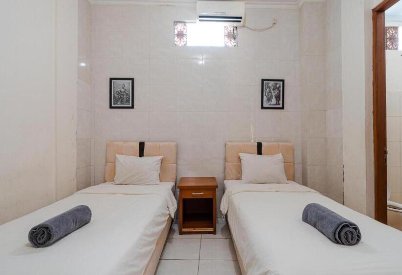 Pokój Rodzinny, Pondok Anyar