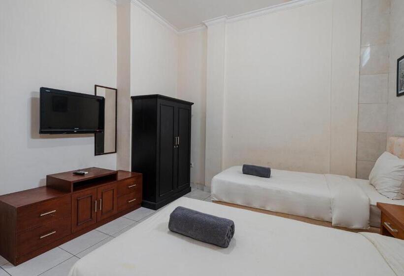 Pokój Rodzinny, Pondok Anyar