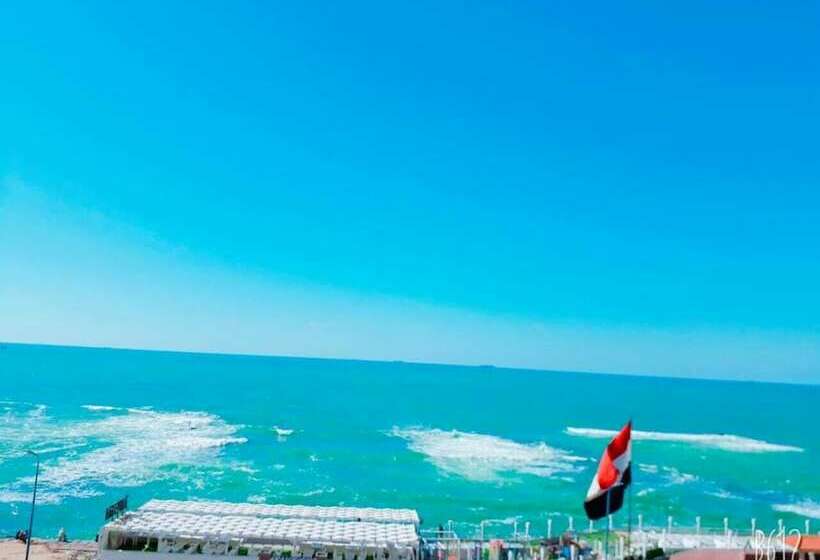 اتاق لوکس یک تخته, Royal Crown Hotel عائلات فقط