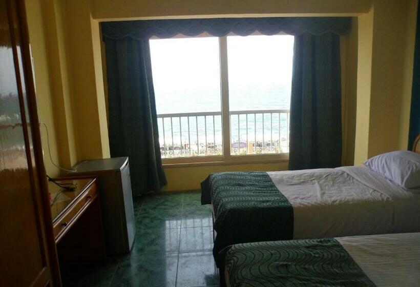 اتاق لوکس با چشمانداز دریا, Royal Crown Hotel عائلات فقط