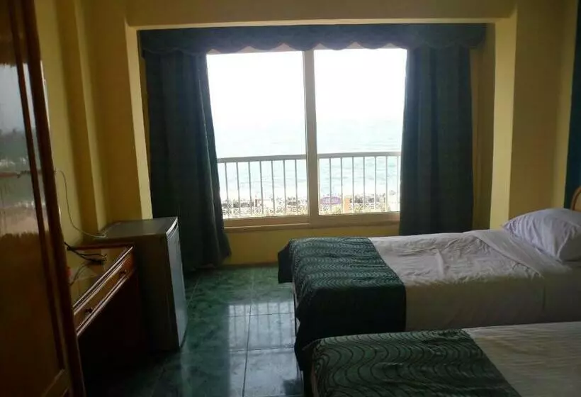 اتاق لوکس با چشمانداز دریا, Royal Crown Hotel عائلات فقط